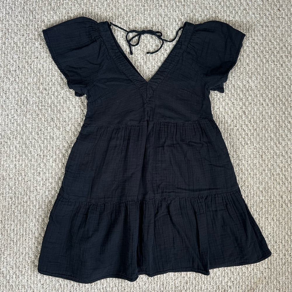 Old Navy Flutter sleeve v-neck tiered dress (small)